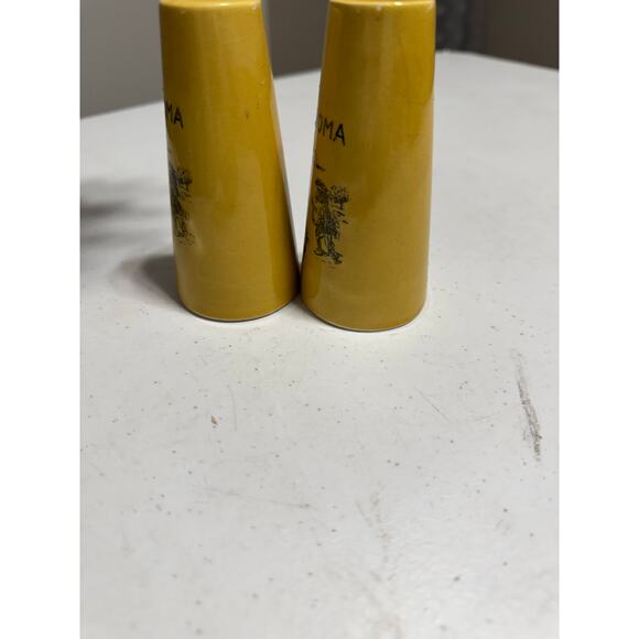 Vintage Oklahoma Salt and Pepper Shakers Made in Japan - Picture 6 of 8